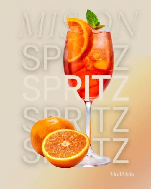Spritzibaar – Suvine värskendus klaasis!☀️

Spritz on Itaaliast pärit kerge ja kihisev kokteil, mis ühendab vahuveini, mullivett ja mõrkjat aperitiivi või värskeid puuvilju-marju.

Meie Spritzibaarist leiad klassikalised suvelemmikud nagu Aperitivio Spritz ja Hugo Spritz, aga ka alkoholivabu värskendusi nagu Vaarika-Basiiliku Spritz ja Rabarberi Spritz. 🌿🍊

Kas teadsid, et Spritz sündis tänu Austria sõduritele, kelle jaoks oli Itaalia vein liiga kange? Nad hakkasid seda veega lahjendama ehk „pritsima“ (saksa k spritzen) – ja nii sündiski legendaarne suvejook! 🍹

#mulljamaik #suvemull

Tähelepanu! Tegemist on alkoholiga. Alkohol võib kahjustada teie tervist.