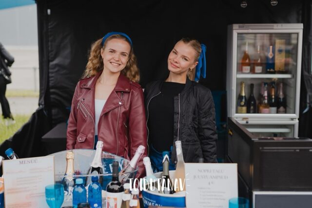 Hetk Tartu Toidutänavalt✨

Sel suvel leiad meid veel Haapsalu, Elva ja Võru Toidutänavalt – mullid ootavad! 🥂🍾

#mulljamaik #suvemull