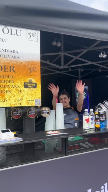 Õllesummeril käib melu ja Mull & Maik baaris ootab valik külmi jooke🍻
Ühes telgis Estrella Galicia ja Stowford Press, teises Belgia erivalik. Hea balanss tuntud kvaliteedi, värskete maitsete ja erilisema joogikogemuse vahel.
Mull & Maik ei too kohale lihtsalt baari. Toome hästi valitud joogid, stiilse baarilahenduse ja kindla teostuse.
Kui planeerid sünnipäeva, firmapidu, suvepidu või suuremat sündmust, siis vaata lisa ja broneeri meid mugavalt kodulehel asuva vormi kaudu: mulljamaik.ee