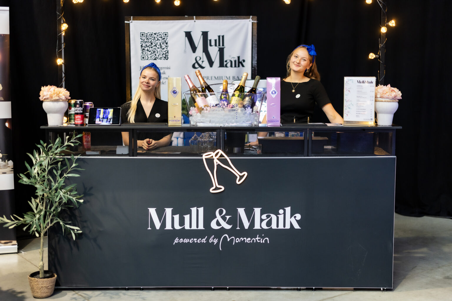 Mull & Maik mobiilne baar üritusele koos meeskonna ja joogivalikuga